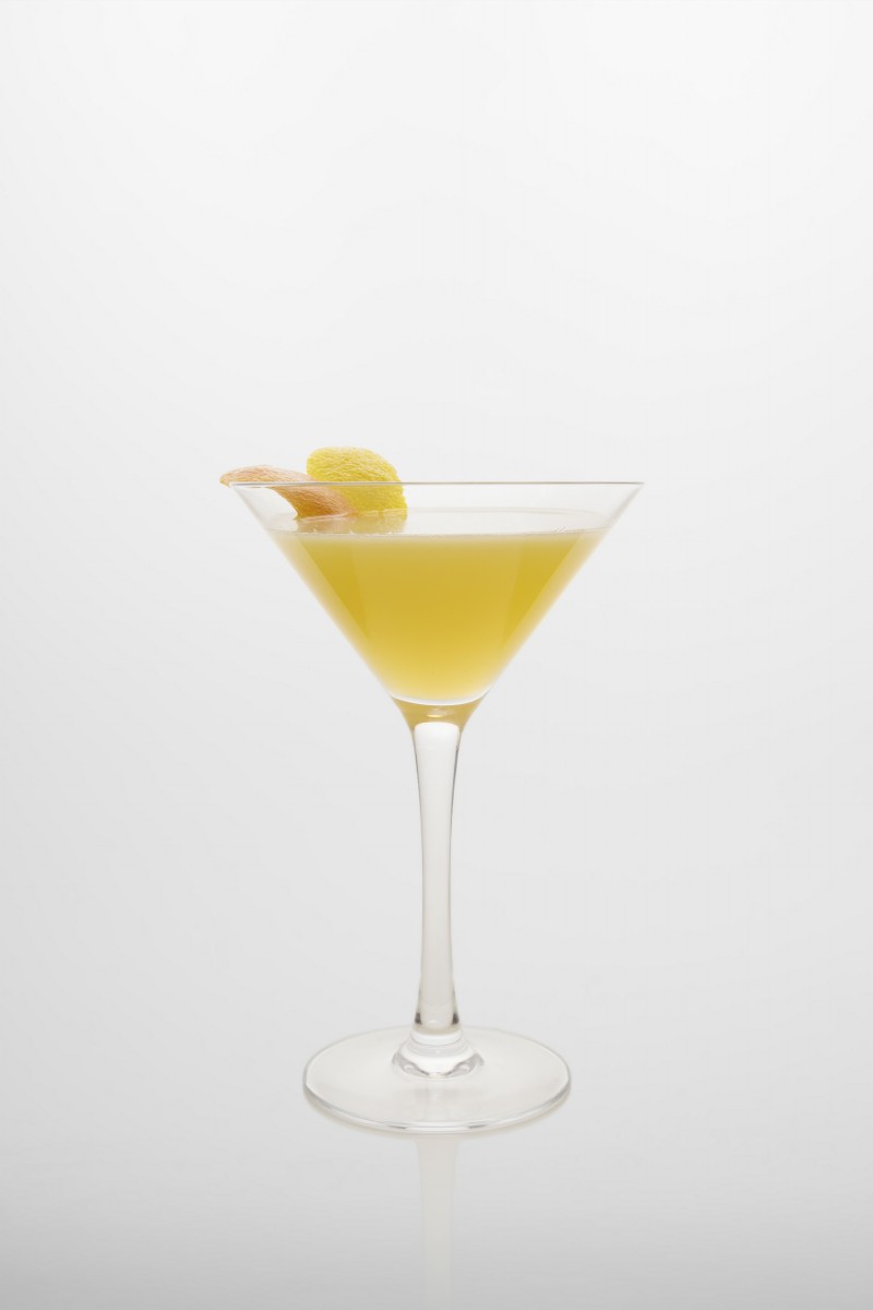 Cocktail Kamikaze: Vodka, Zuckersirup, frischer Zitronensaft.