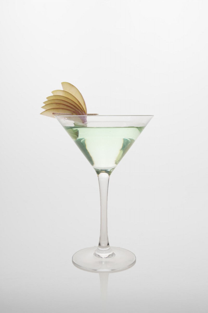 Apple Martini: Vodka, weißer Wermut, grüner Apfelsirup.